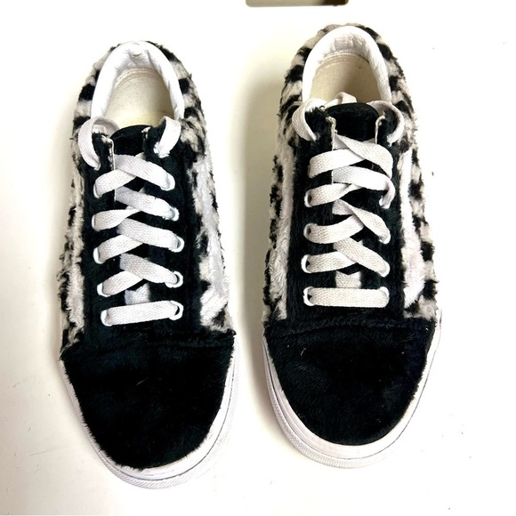 Vans Old Skool Sherpa Faux Fur Black White Checker Shoes Women's Size 5 - Picture 4 of 9